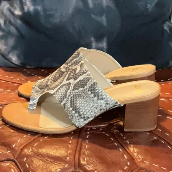 Snakeskin Pattern Women's Heeled Sandals - Picture 4 of 10